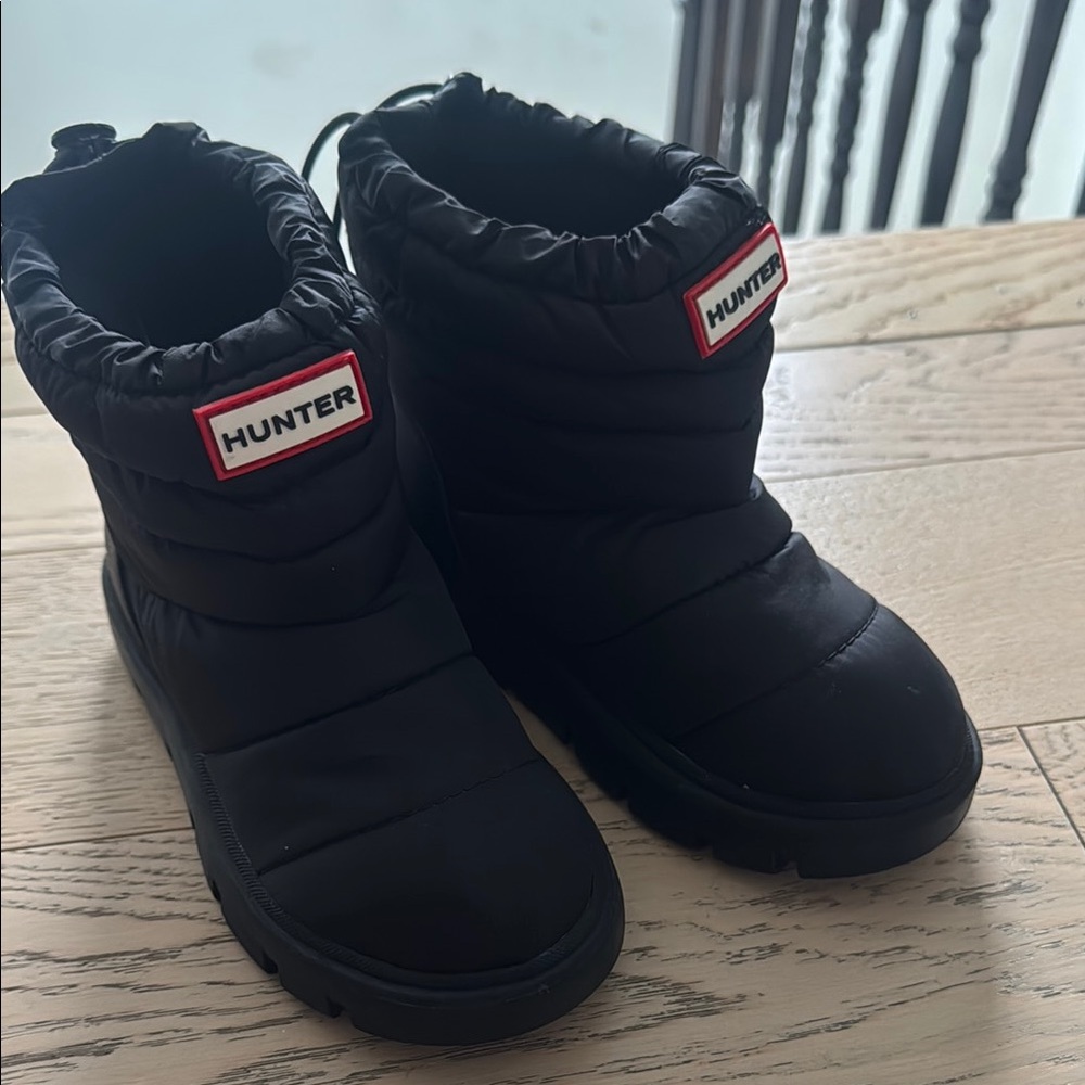 Hunter Black Quilted Boots